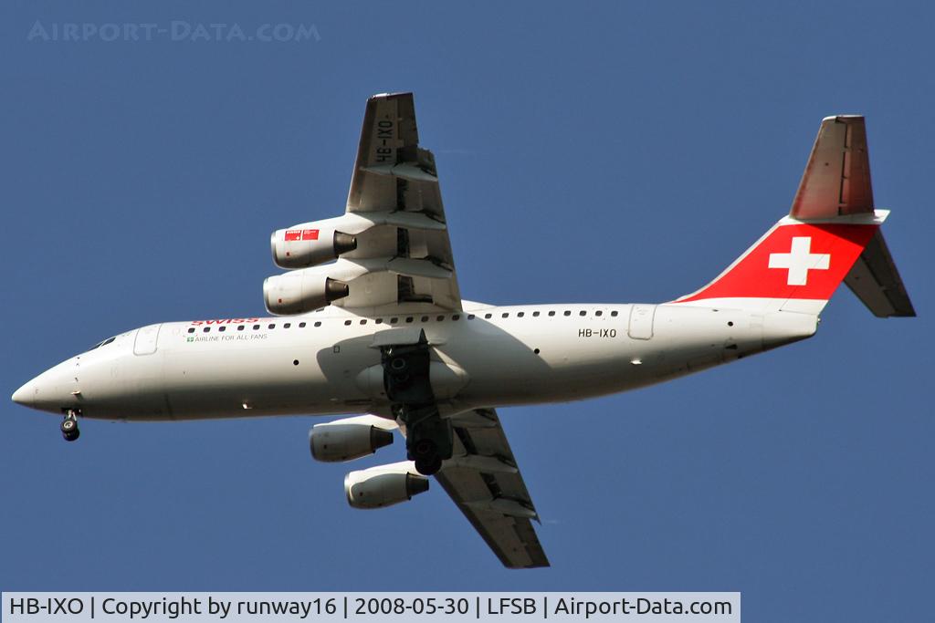 HB-IXO, 1996 British Aerospace Avro 146-RJ100 C/N E3284, landing on rwy 34