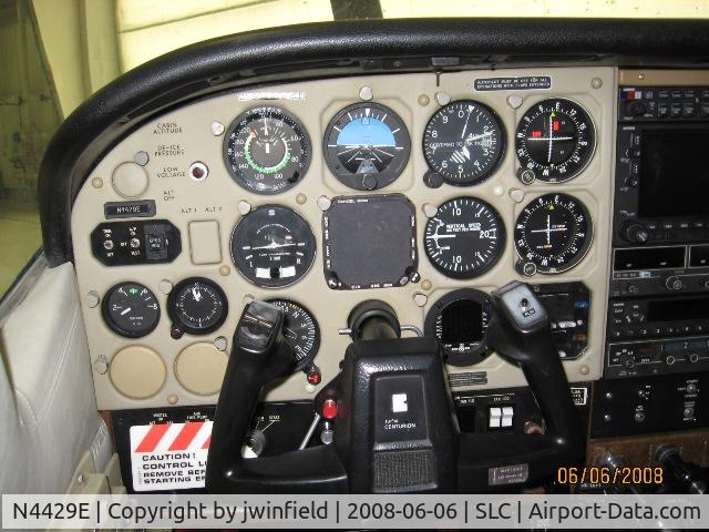N4429E, Cessna T210N Turbo Centurion C/N 21064709, Pilot's Panel
