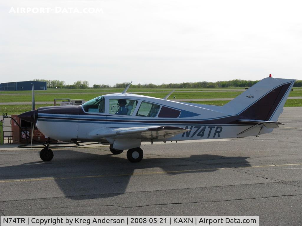 N74TR, 1974 Bellanca 17-30A Viking C/N 74-30713, Getting fuel