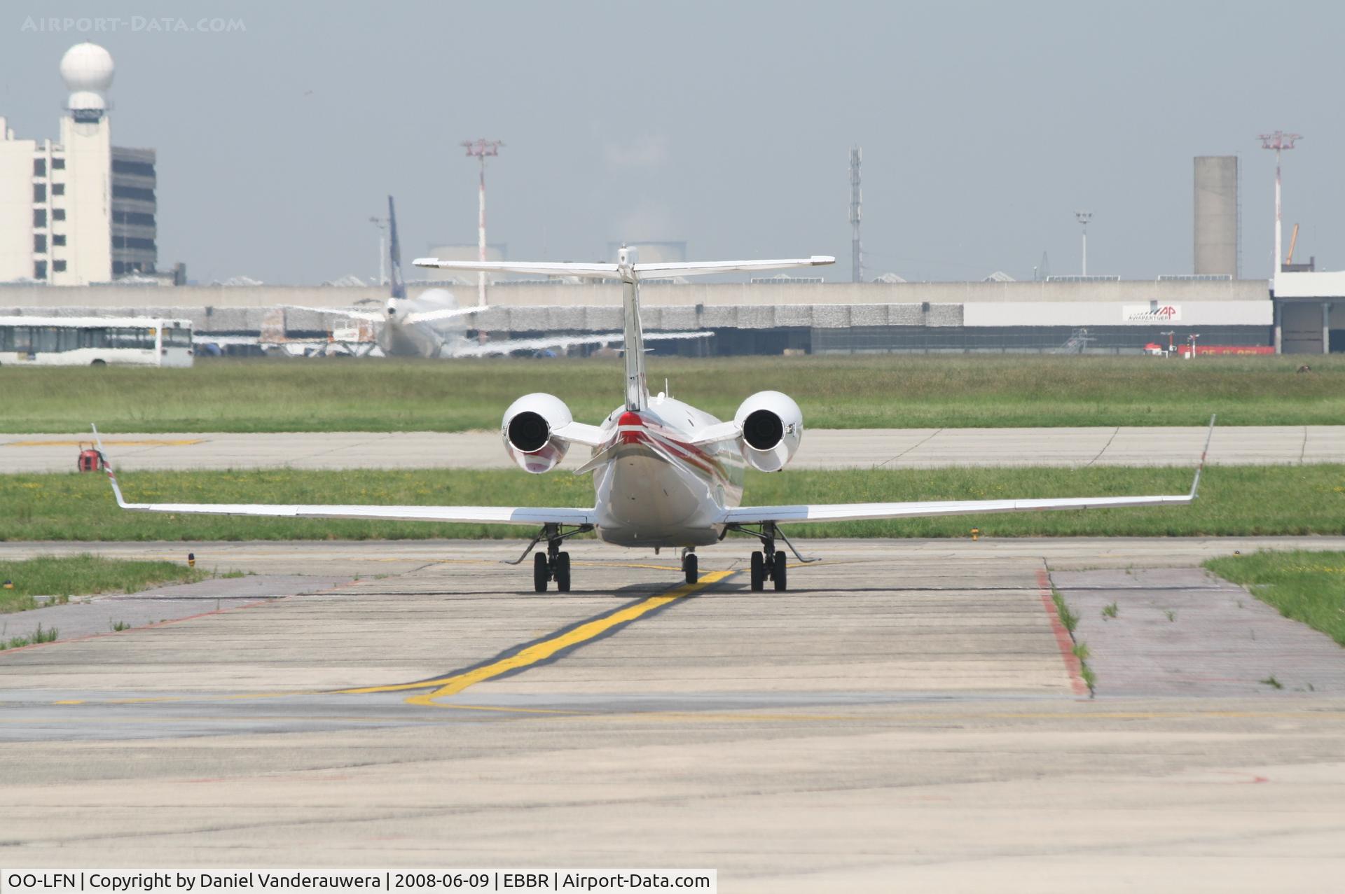 OO-LFN, Learjet 45 C/N 45-250, leaving General Aviation apron