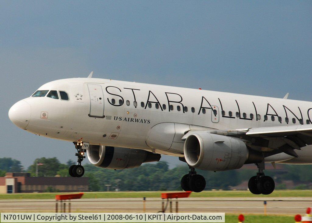N701UW, 1998 Airbus A319-112 C/N 0890, Landing on 28L