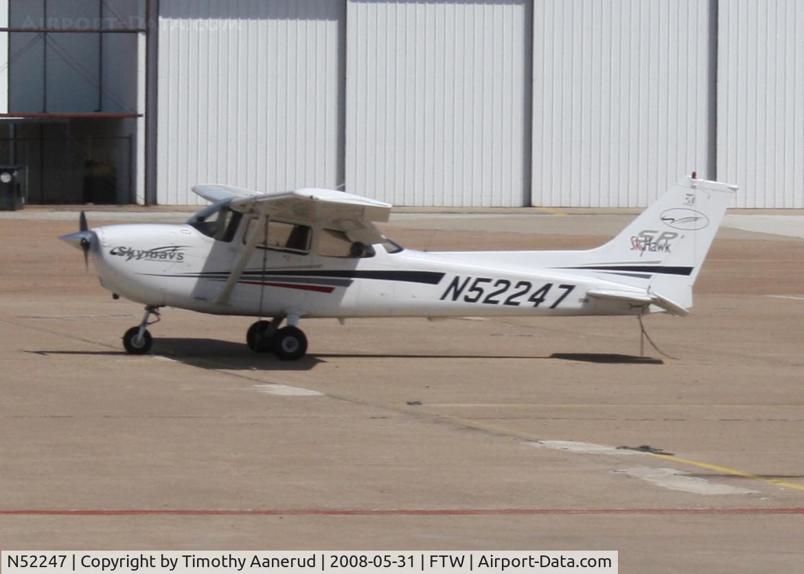 N52247, 2002 Cessna 172S C/N 172S9147, Parked at Fort Worth Meacham