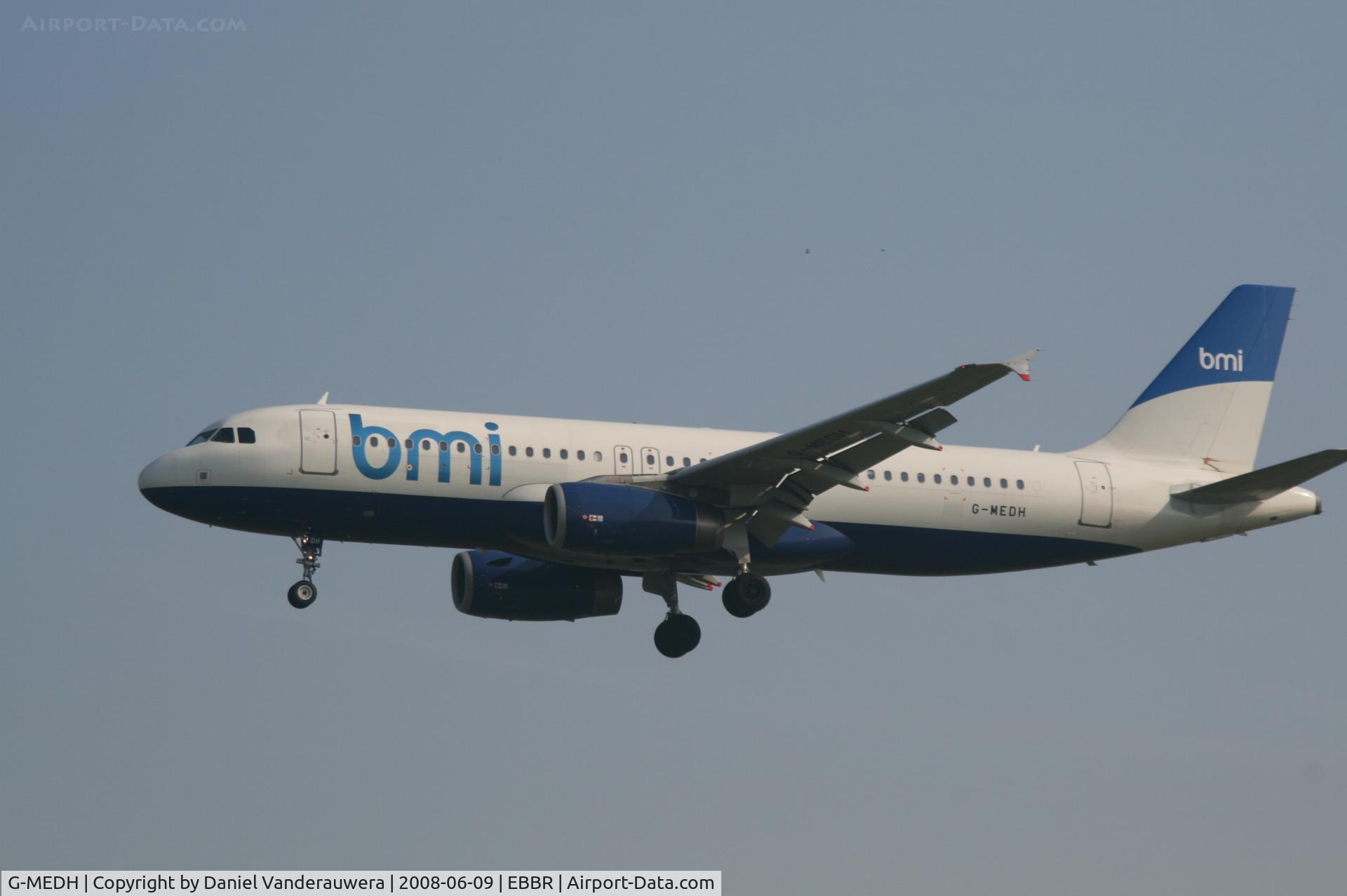 G-MEDH, 2003 Airbus A320-232 C/N 1922, arrival of flight BD141 to rwy 25L