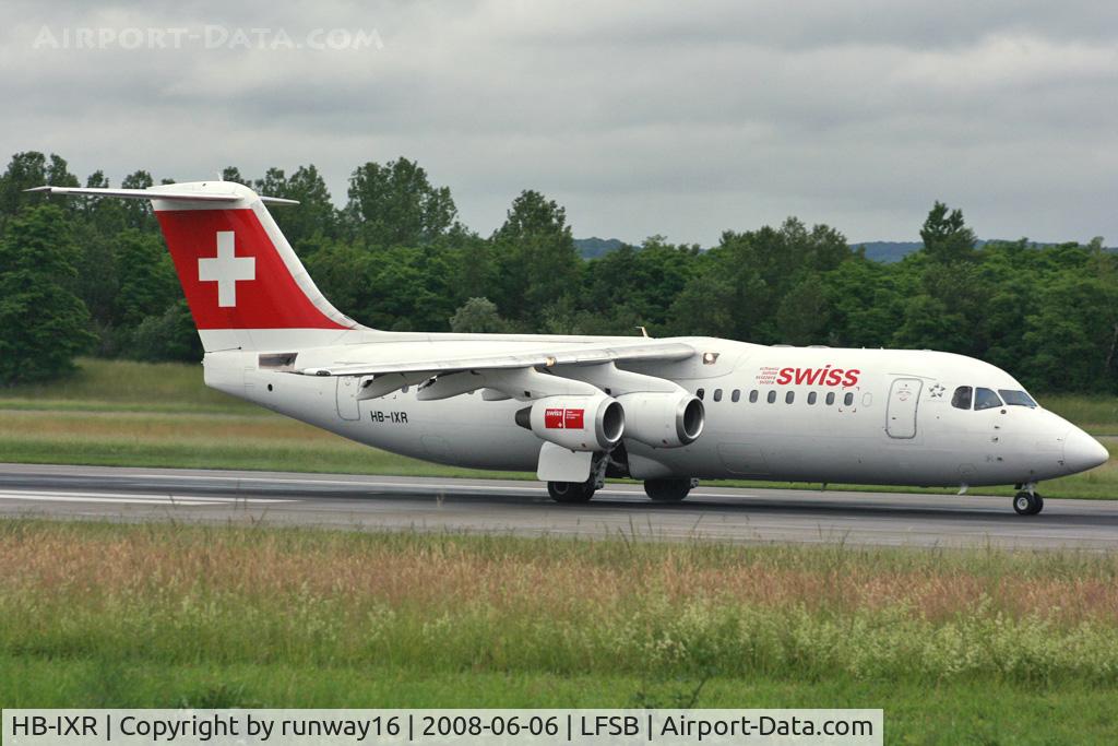 HB-IXR, 1996 British Aerospace Avro 146-RJ100 C/N E3281, departing on rwy 16