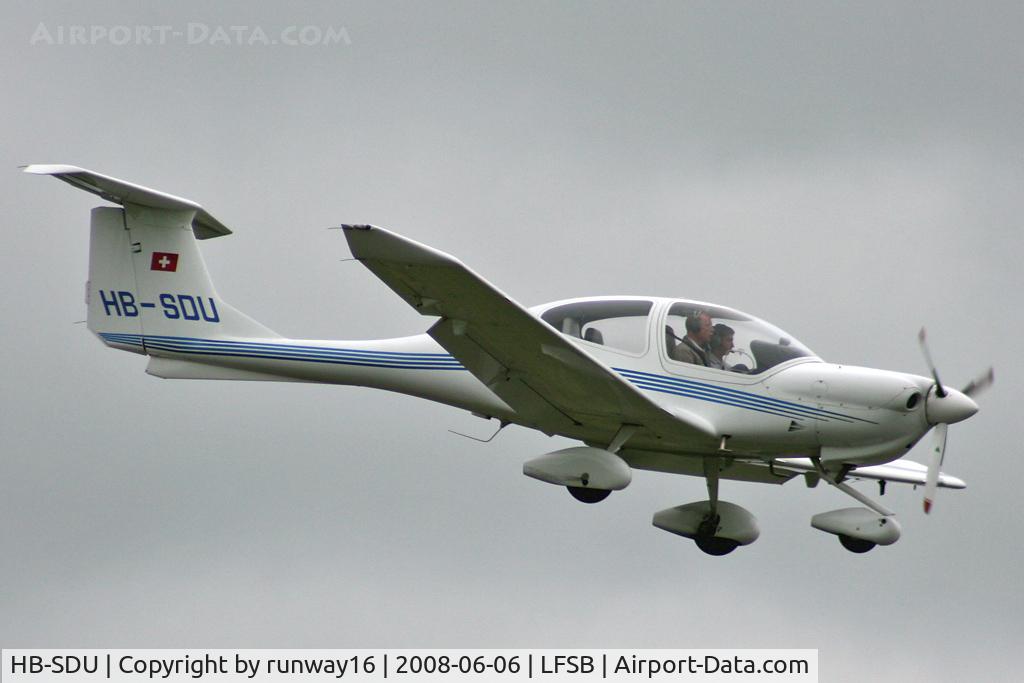 HB-SDU, 2002 Diamond DA-40 Diamond Star C/N 40.248, Diamond Aircraft DA40 landing on rwy 16