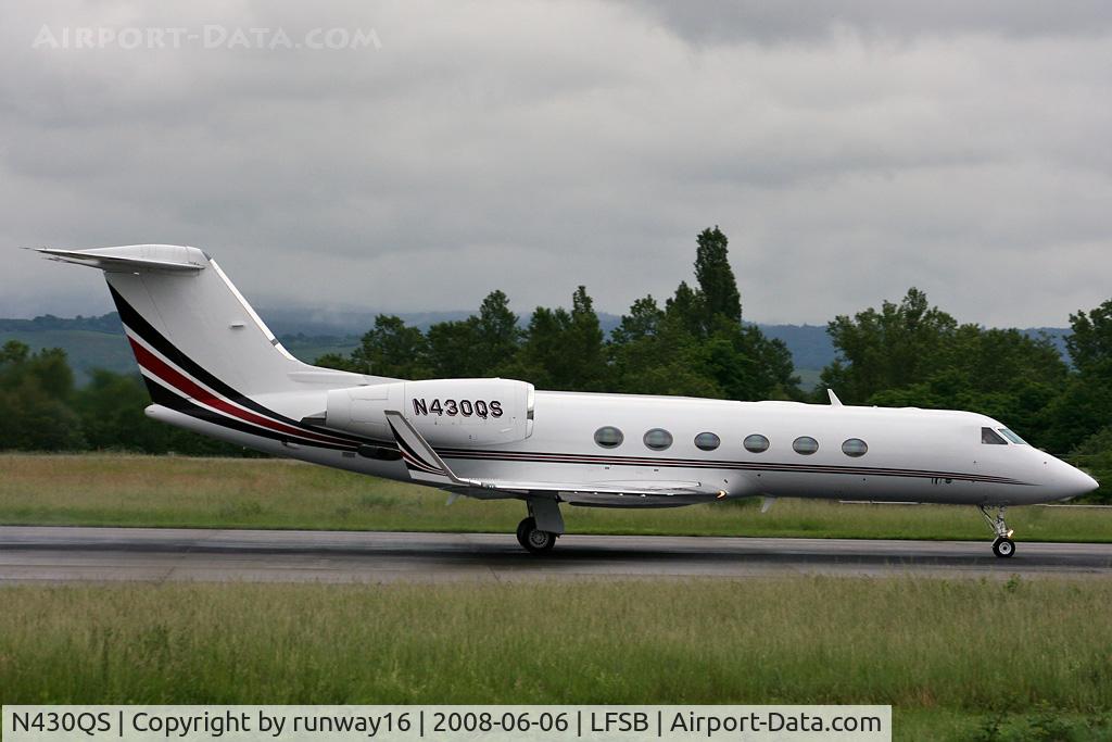 N430QS, 2005 Gulfstream Aerospace GIV-X (G450) C/N 4021, departing rwy 16