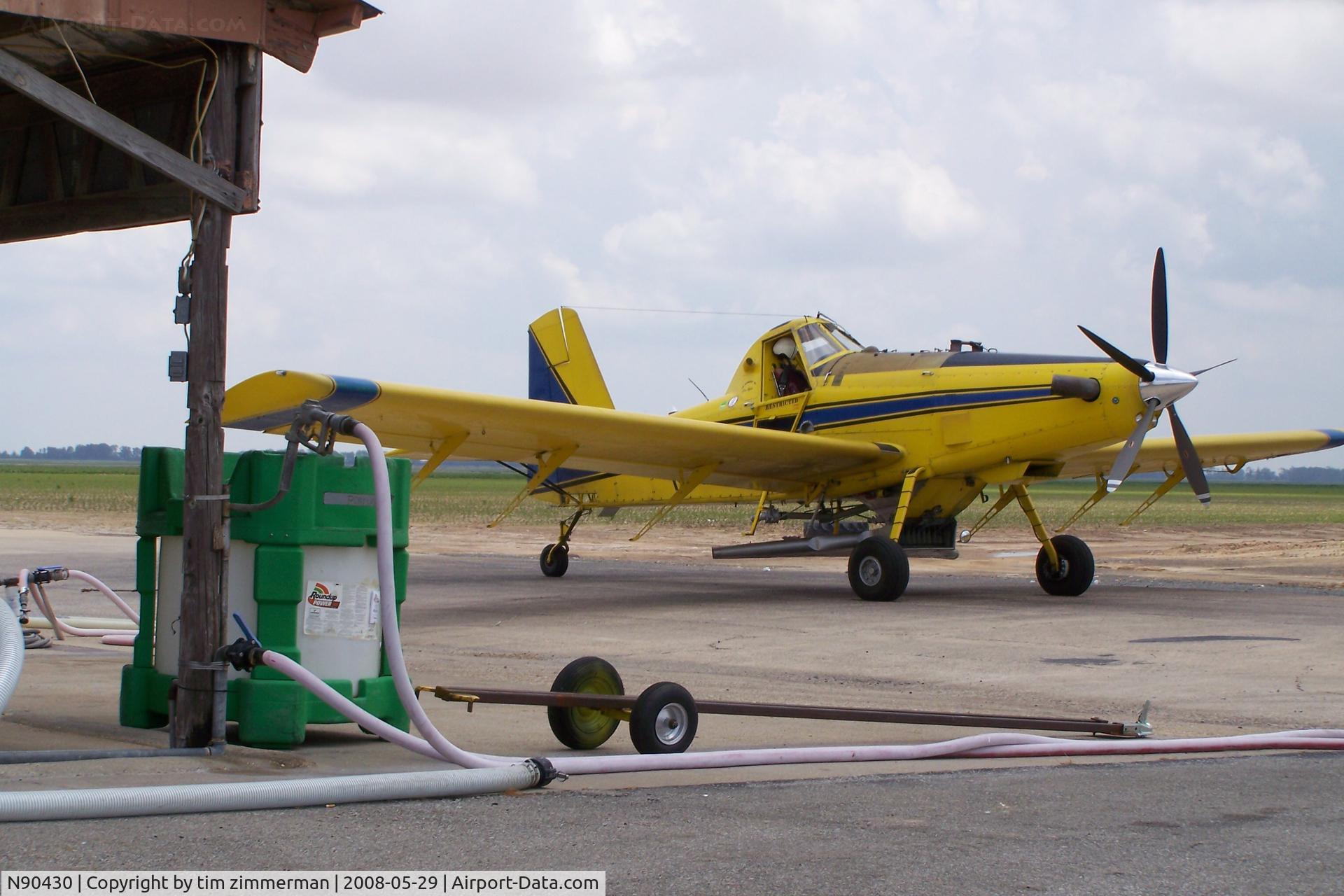 N90430, 1999 Air Tractor Inc AT-602 C/N 602-0547, putting out fert
