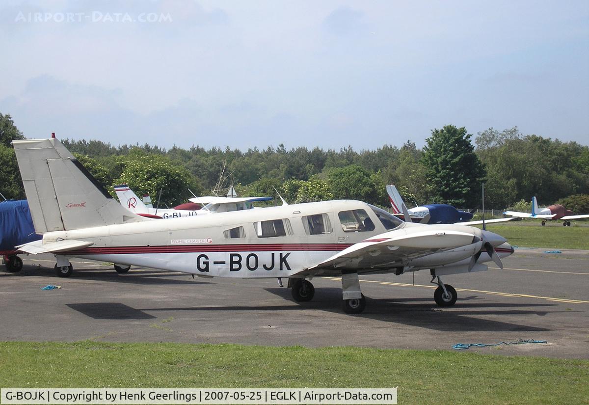 G-BOJK, 1986 Piper PA-34-220T Seneca III C/N 34-33020, Blackbushe Airport