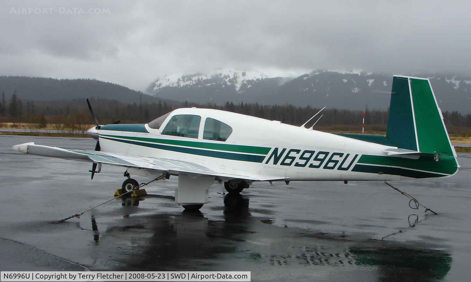 N6996U, 1964 Mooney M20C Ranger C/N 2717, Mooney 20C at a very wet Seward , Alaska