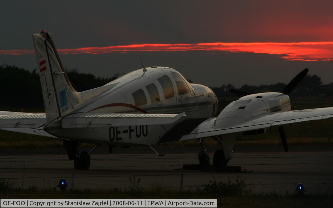 OE-FOO, 1980 Beech 58P Baron C/N TJ-300, Greetings from Warsaw