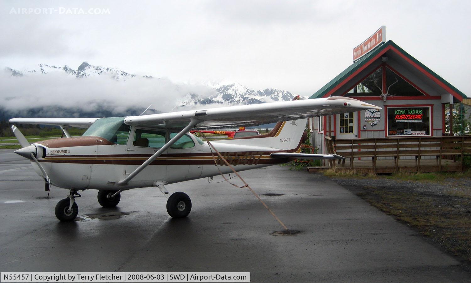 N55457, 1981 Cessna 172P C/N 17275184, Cessna 172P at Seward Terminal
