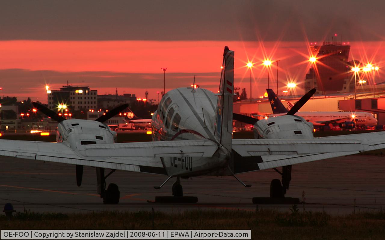 OE-FOO, 1980 Beech 58P Baron C/N TJ-300, Greetings from Warsaw