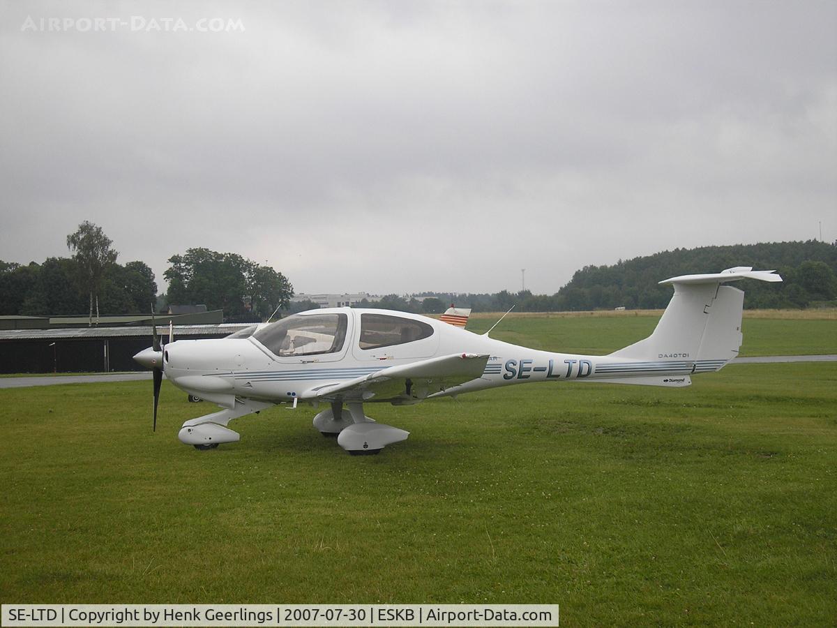 SE-LTD, 2007 Diamond DA-40D Diamond Star C/N D4.297, Barkarby Airport Sweden