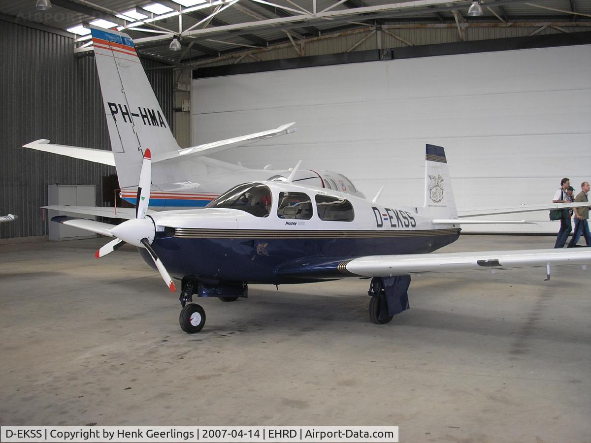 D-EKSS, Mooney M20J 201 C/N 24-3278, Rotterdam Airport