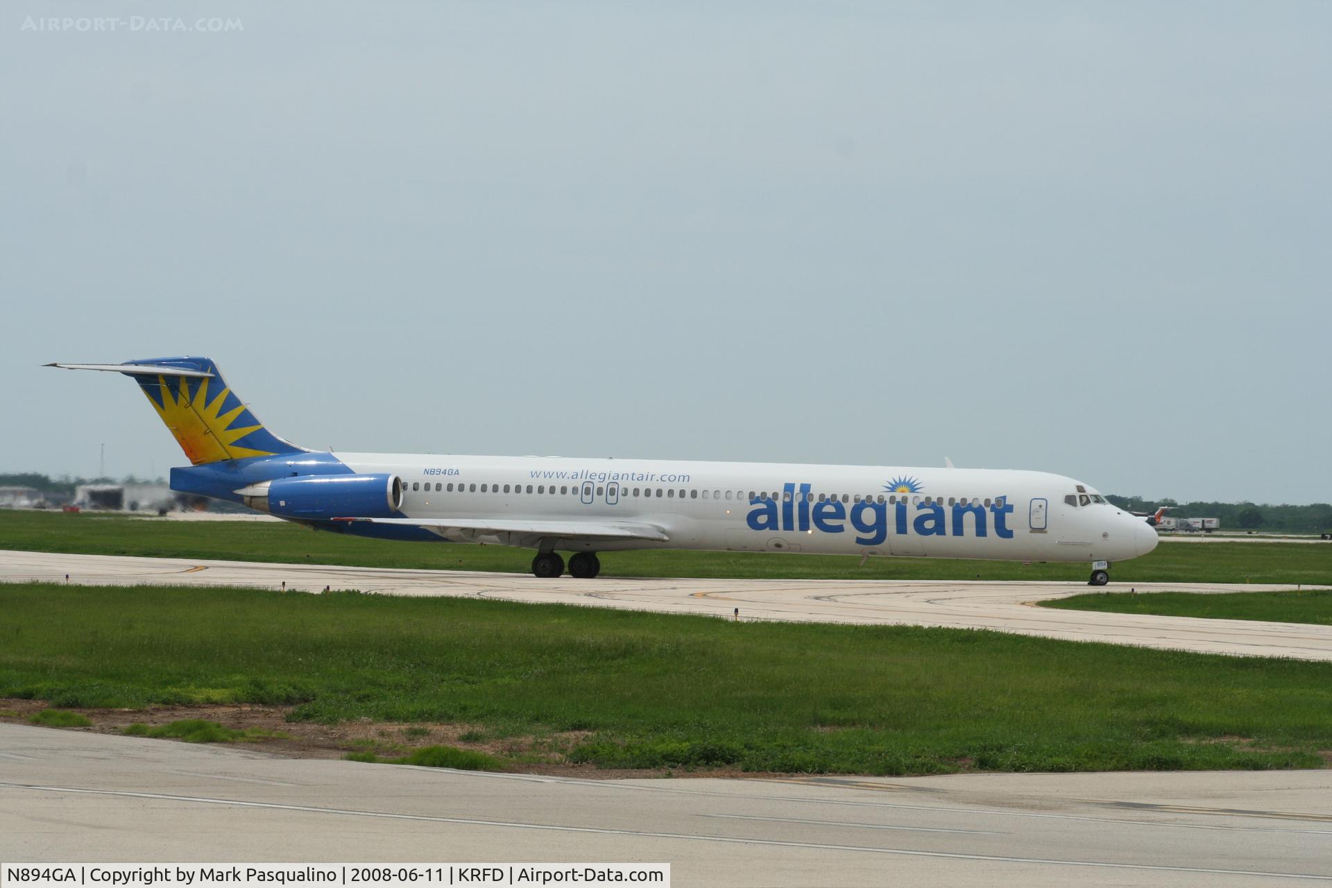 N894GA, 1988 McDonnell Douglas MD-82 (DC-9-82) C/N 49660, MD-82