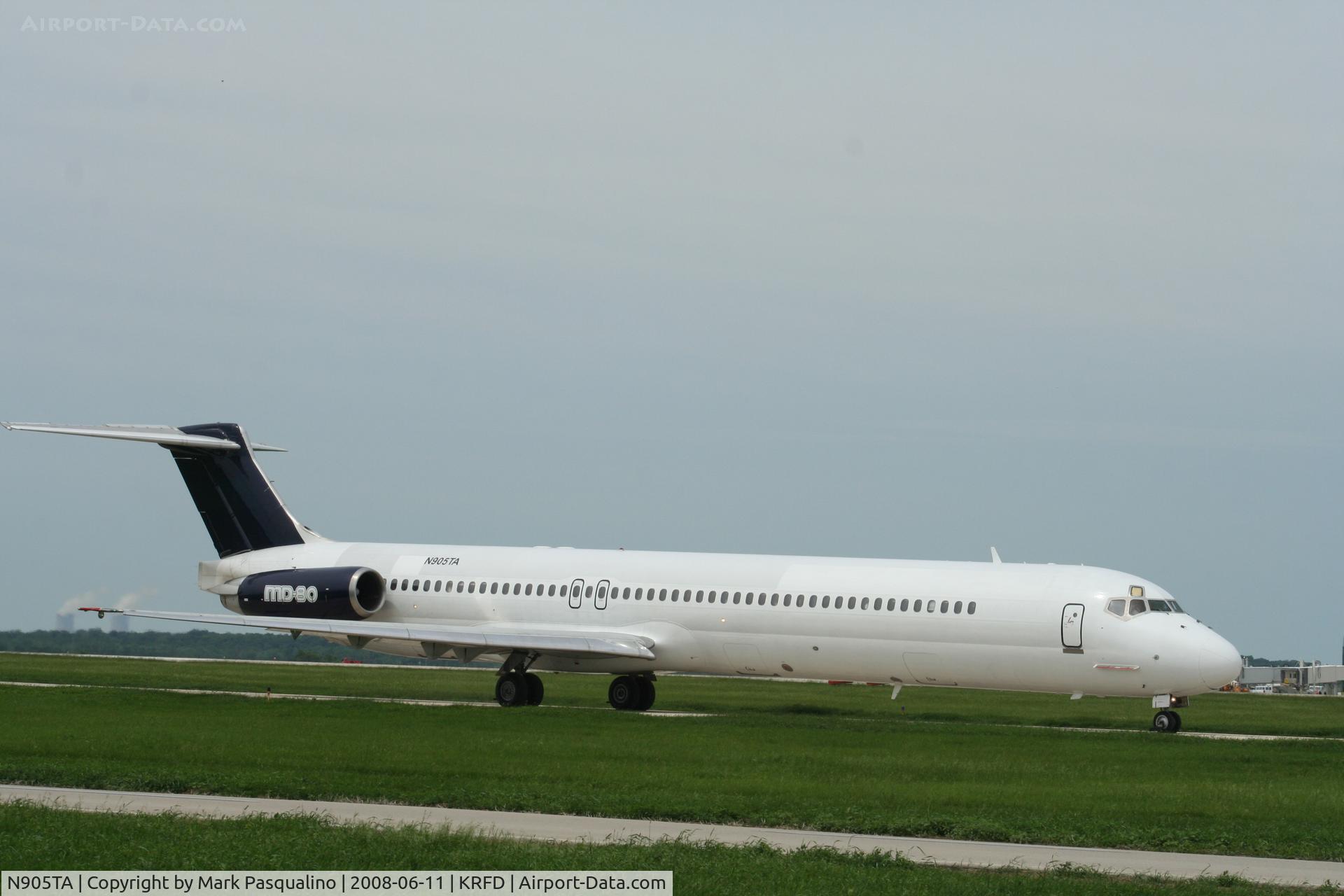 N905TA, 1990 McDonnell Douglas MD-82 (DC-9-82) C/N 49905, MD-82