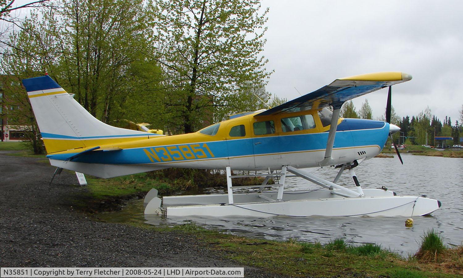 N35851, 1975 Cessna U206F Stationair C/N U20602757, A colourful Cessna U206F on Lake Hood
