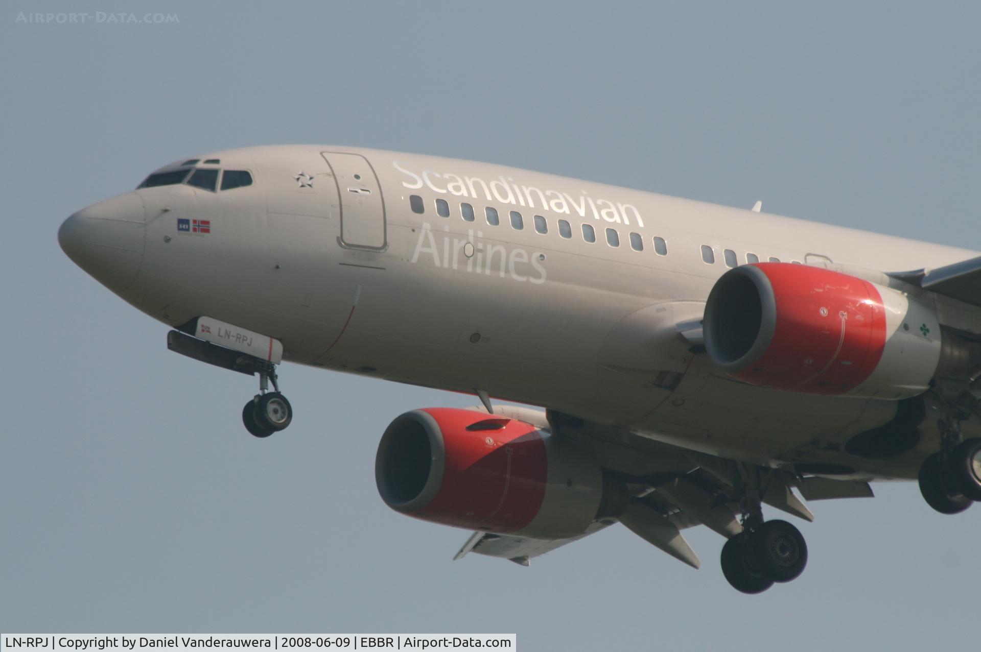 LN-RPJ, 2000 Boeing 737-783 C/N 30192, arrival of flight SK4743 to rwy 25L