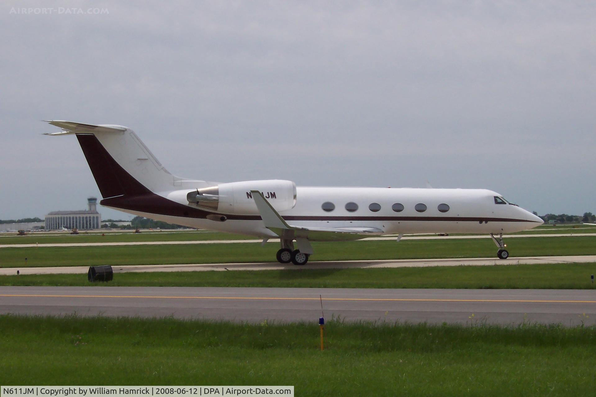 N611JM, 1991 Gulfstream Aerospace G-IV C/N 1178, Taxing at DuPage