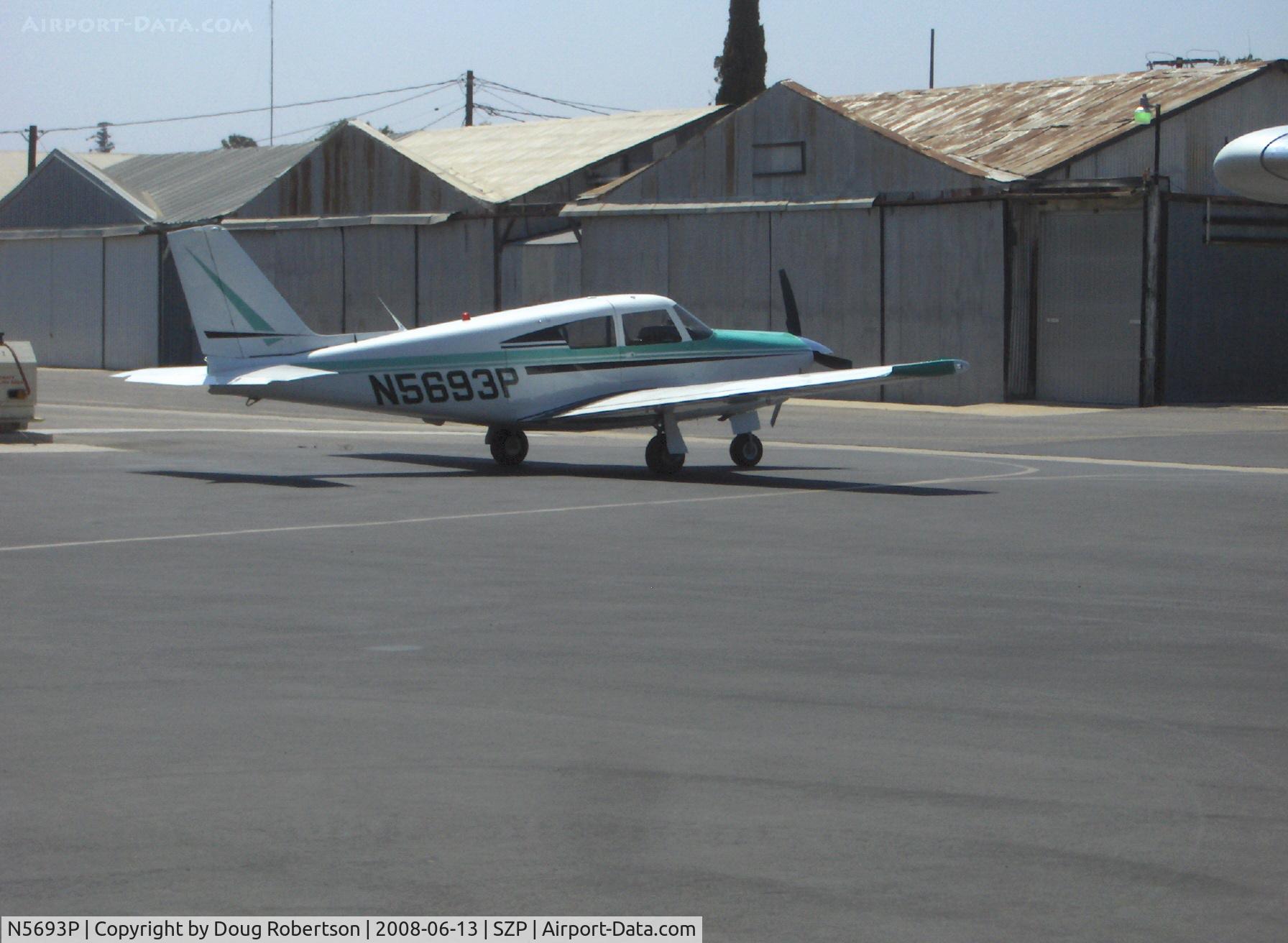 N5693P, 1959 Piper PA-24-250 Comanche C/N 24-766, 1959 Piper PA-24-250 COMANCHE, Lycoming O-540-A1A5 250 Hp, refueling
