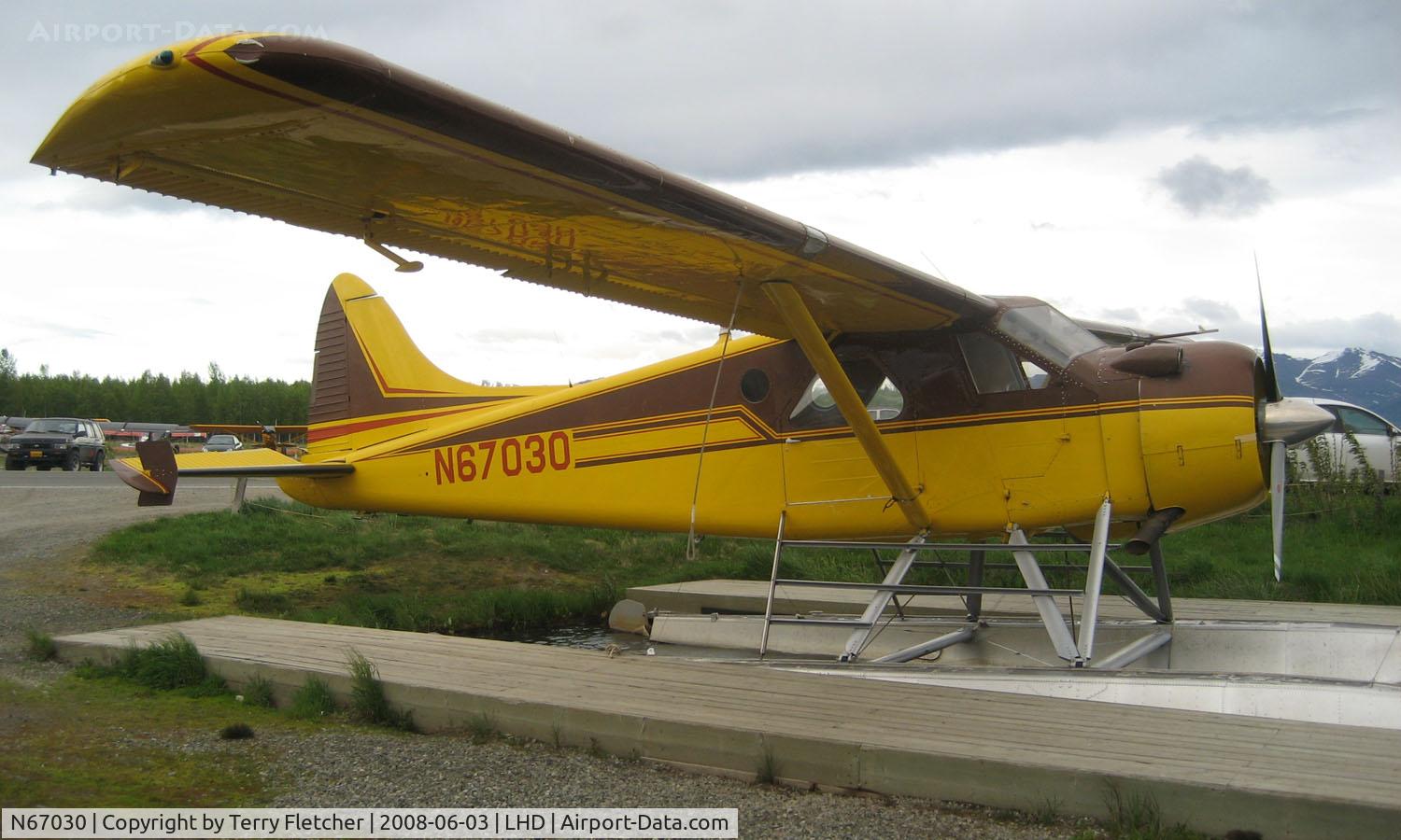 N67030, 1958 De Havilland Canada U-6A Beaver C/N 1372, 1958 DHC2 Beaver on the Trail Ridge Air dock at Lake Hood