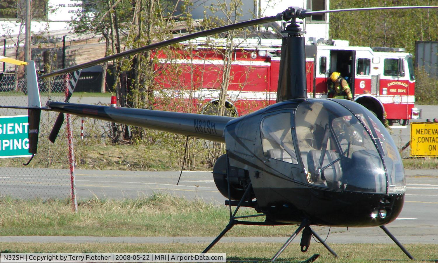 N32SH, Robinson R22 BETA C/N 0599, Robinson R22 at Merrill Field