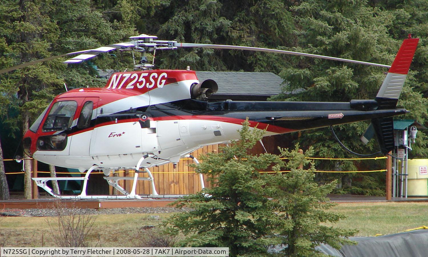 N725SG, 1995 Aerospatiale AS-350B-2 Ecureuil C/N 2856, Era Helicopters at the dedicated base just outside Denali National Park in Alaska