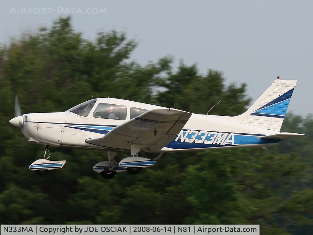 N333MA, 1976 Piper PA-28-151 C/N 28-7615116, Taking off from N81.