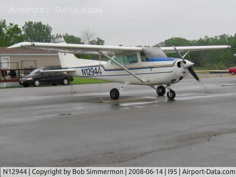 N12944, 1973 Cessna 172M C/N 17262390, On the ramp at Kenton, OH