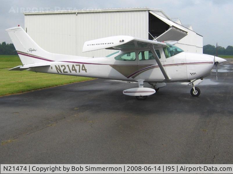 N21474, 1972 Cessna 182P Skylane C/N 18261654, On the ramp at Kenton, OH