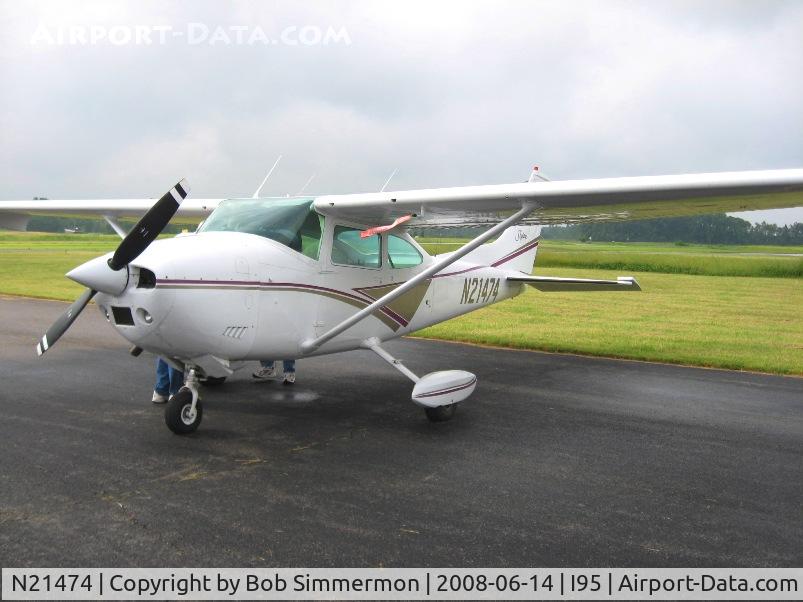 N21474, 1972 Cessna 182P Skylane C/N 18261654, On the ramp at Kenton, OH