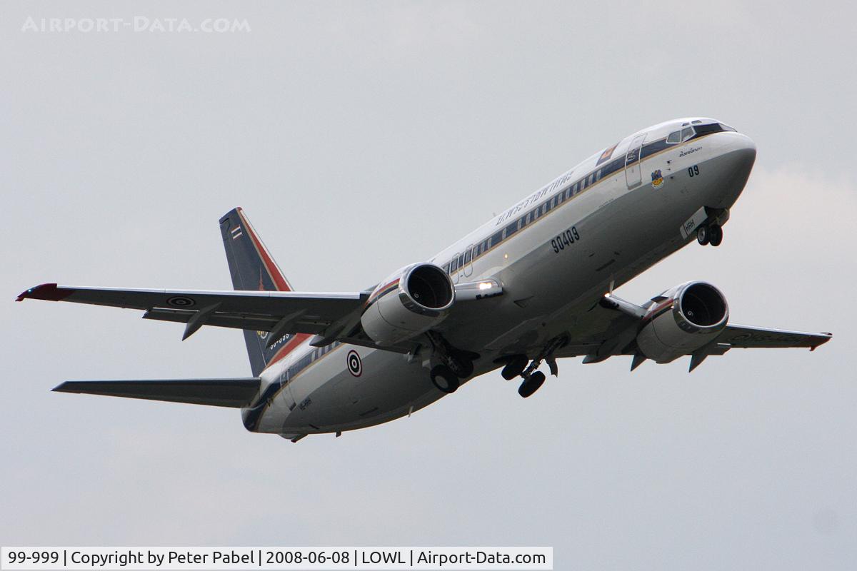 99-999, 1990 Boeing 737-448 C/N 24866, Thai royal Flight