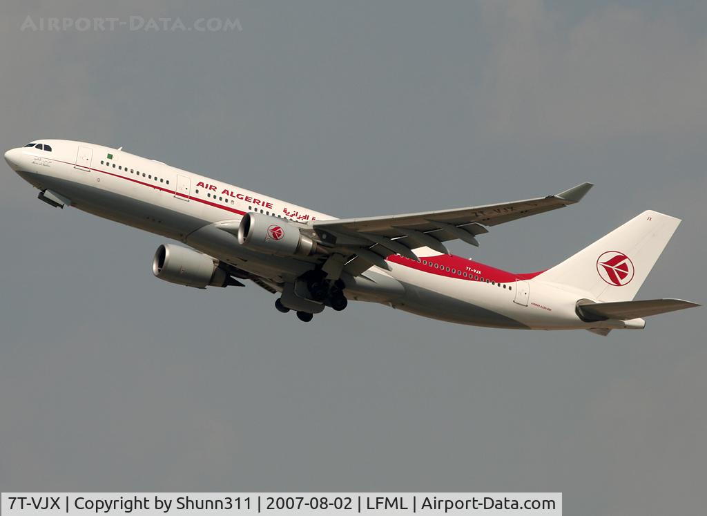 7T-VJX, 2005 Airbus A330-202 C/N 650, Take off rwy 32R...