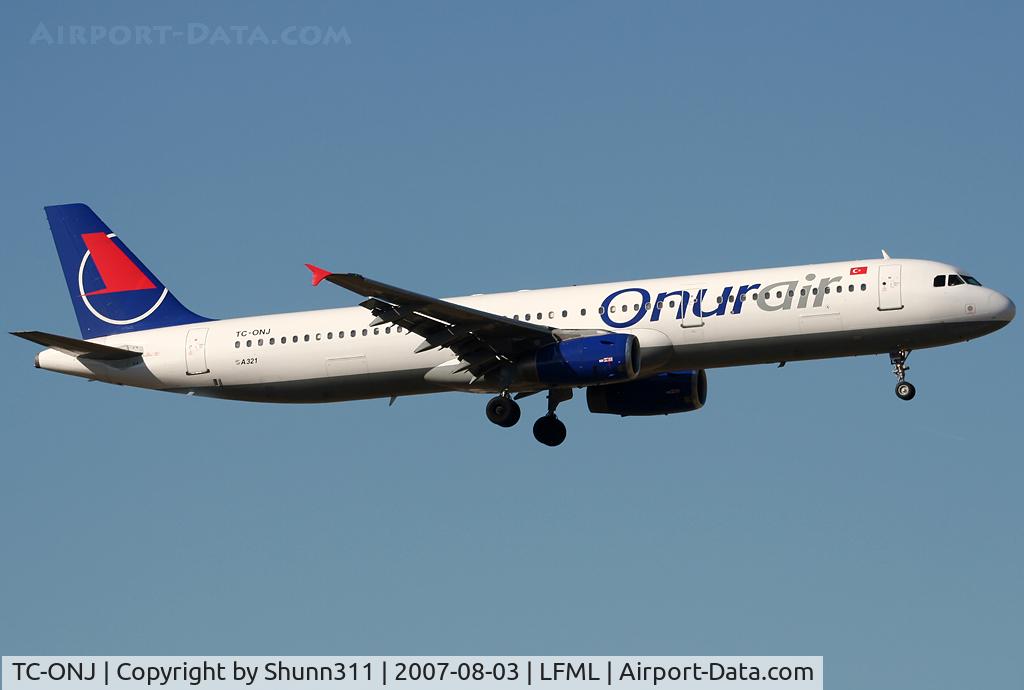 TC-ONJ, 1993 Airbus A321-131 C/N 385, Landing rwy 32R...