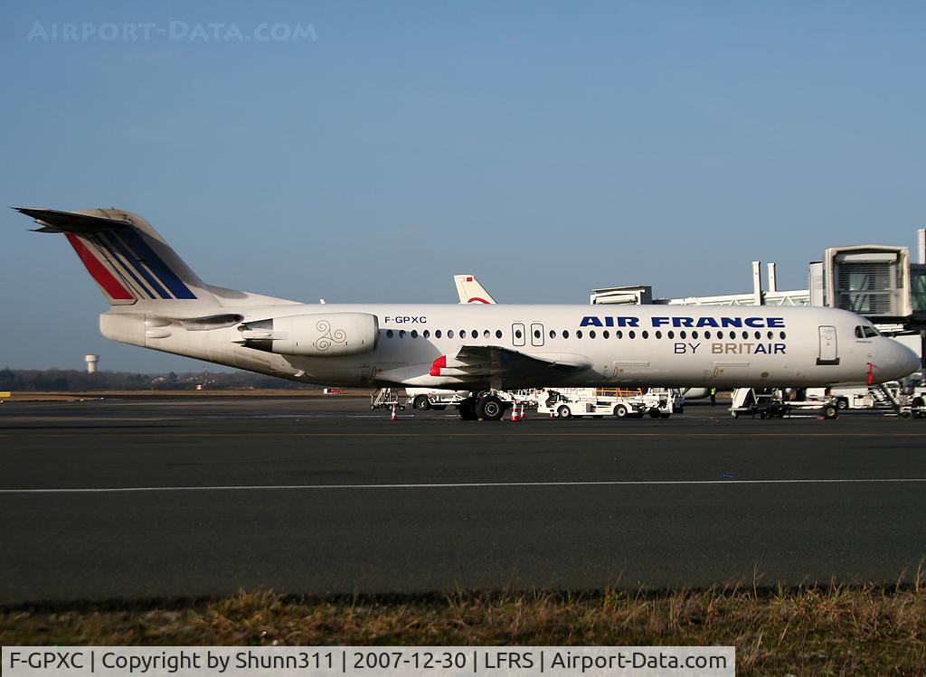 F-GPXC, 1994 Fokker 100 (F-28-0100) C/N 11493, At the gate with new titles...