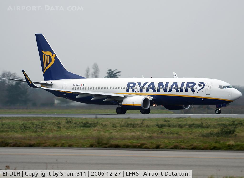 EI-DLR, 2006 Boeing 737-8AS C/N 33596, Take off...