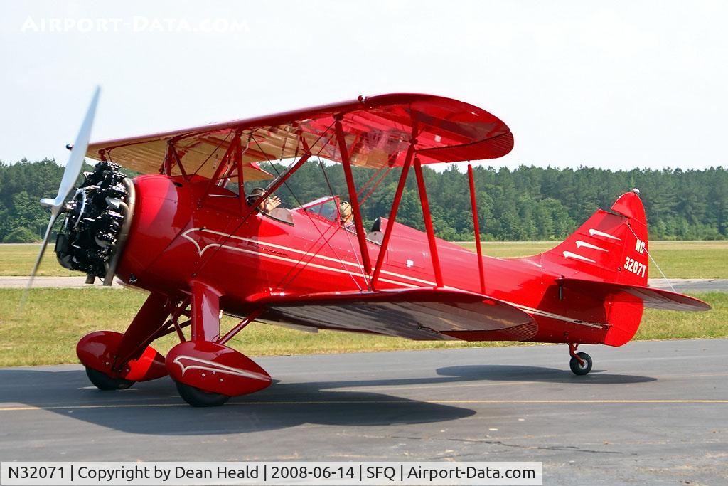 N32071, 1941 Waco UPF-7 C/N 5703, This immaculate 1941 Waco UPF-7 NC32071 is taxiing to RWY 22 for departure.