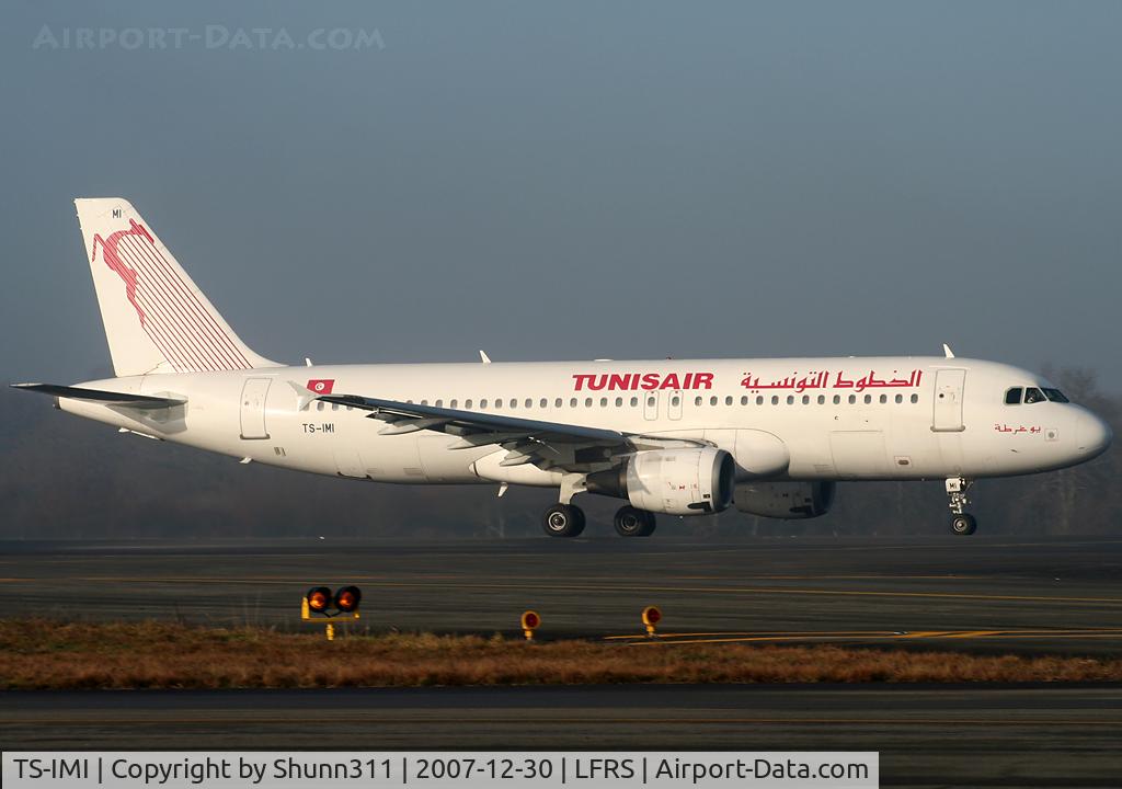 TS-IMI, 1994 Airbus A320-211 C/N 0511, On take off...