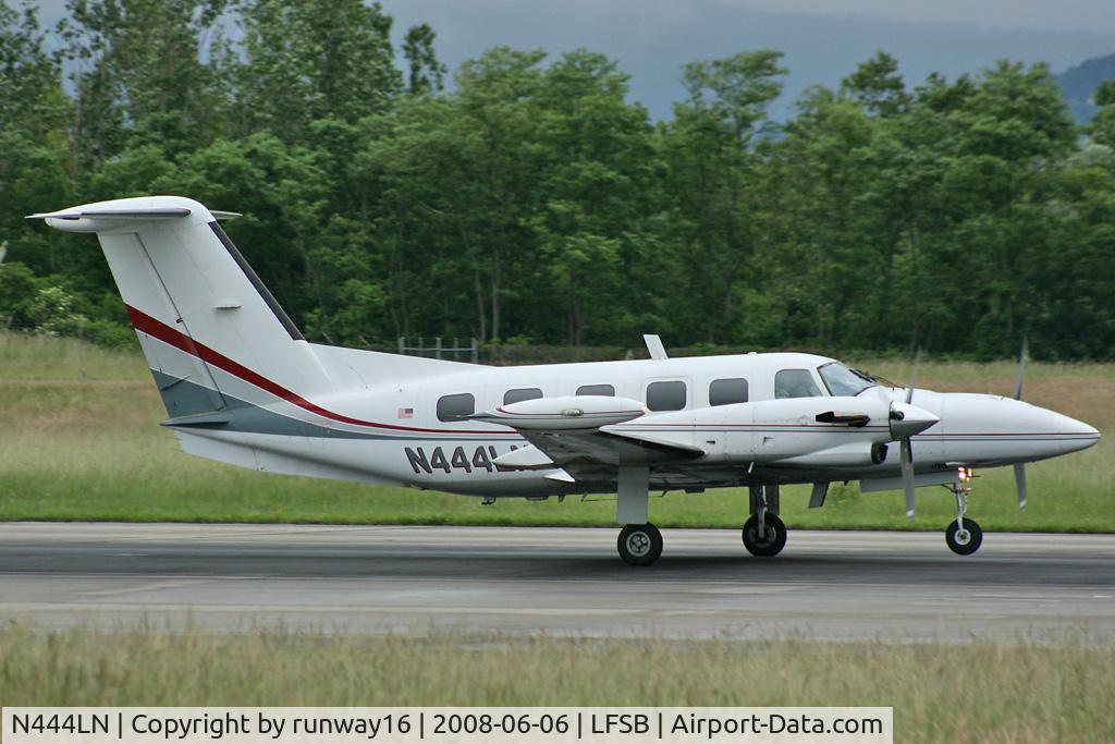 N444LN, 1981 Piper PA-42 Cheyenne III C/N 42-8001045, departing on rwy 16