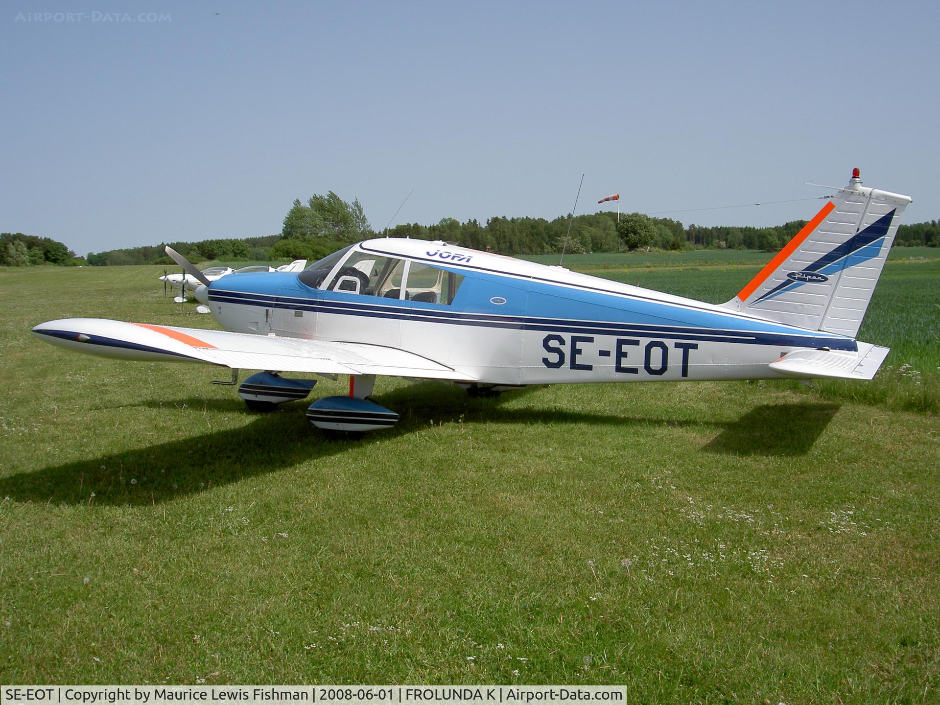 SE-EOT, 1965 Piper PA-28-180 Cherokee C C/N 28-2461, Piper Cherokee C PA 28-180 Frolunda Fly-In 2008
