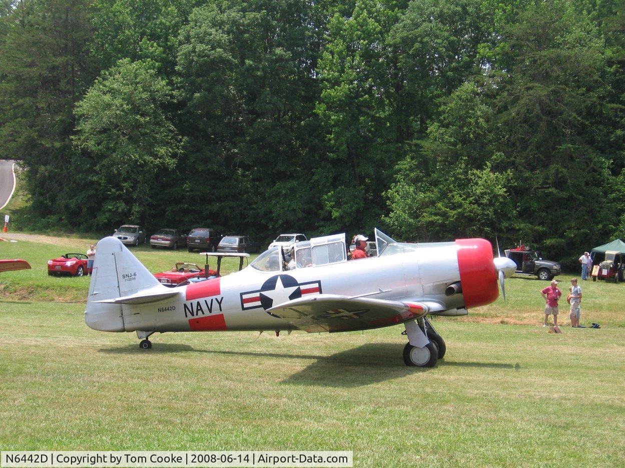 N6442D, 1959 North American SNJ-6 Texan C/N 121-43142, SNJ @ Steele Field, Walnut Cove NC