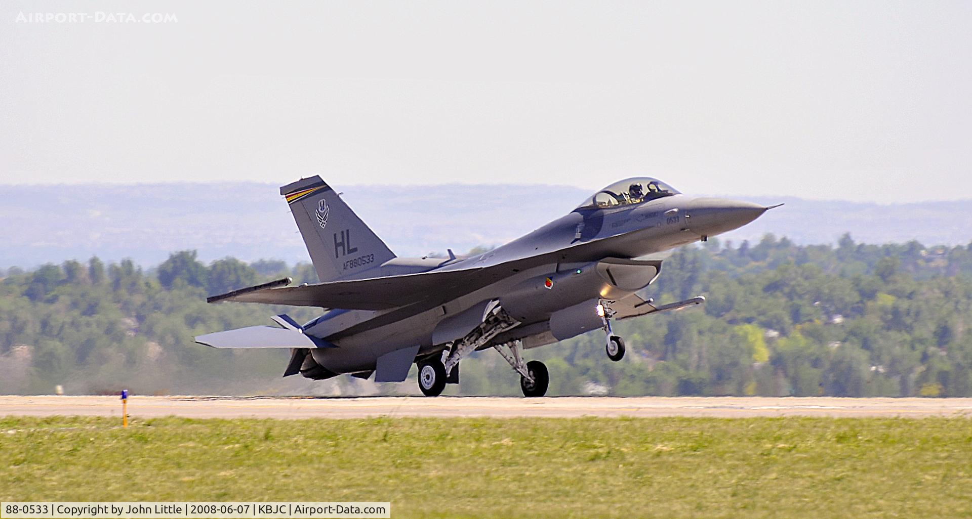 88-0533, 1988 General Dynamics F-16CG Night Falcon C/N 1C-135, F-16 showing short field landing capabilities