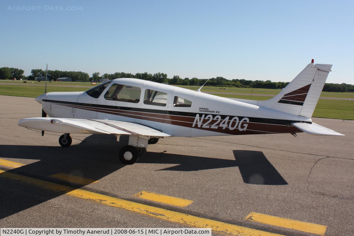 N2240G, 1978 Piper PA-28-161 C/N 28-7916217, Crystal Airport Open House 2008, airplane rides duty