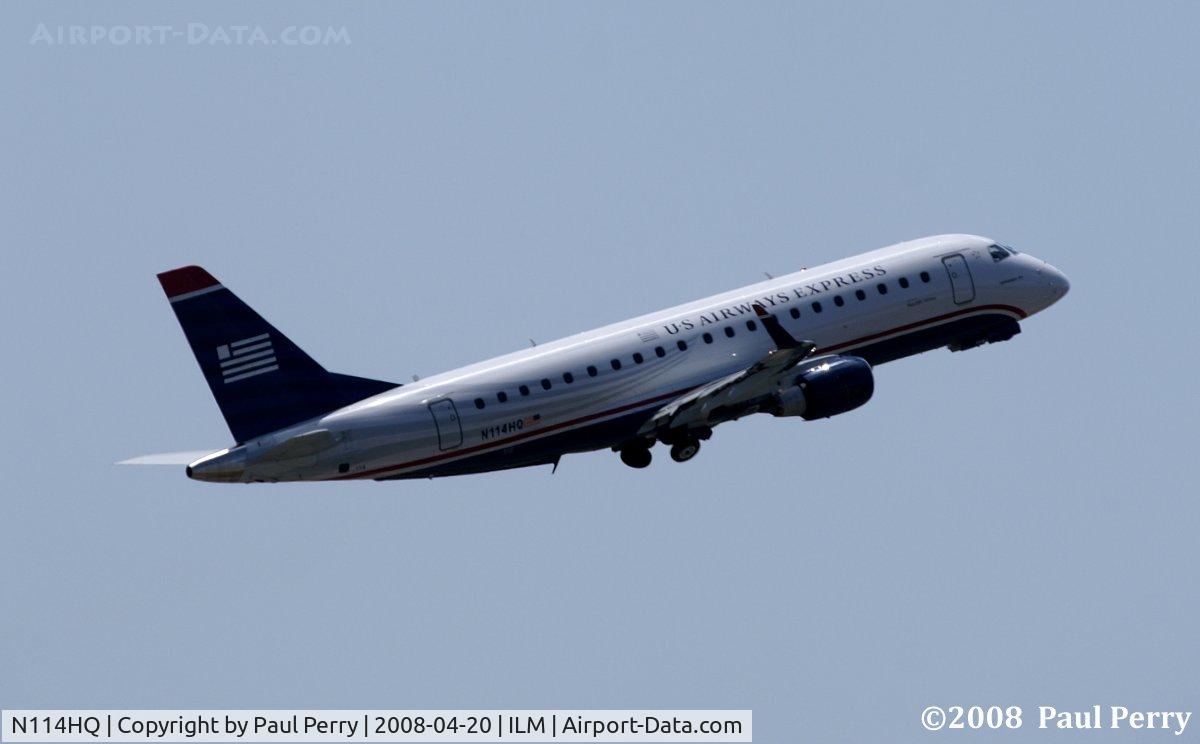 N114HQ, 2007 Embraer 175LR (ERJ-170-200LR) C/N 17000179, Tucking her legs in