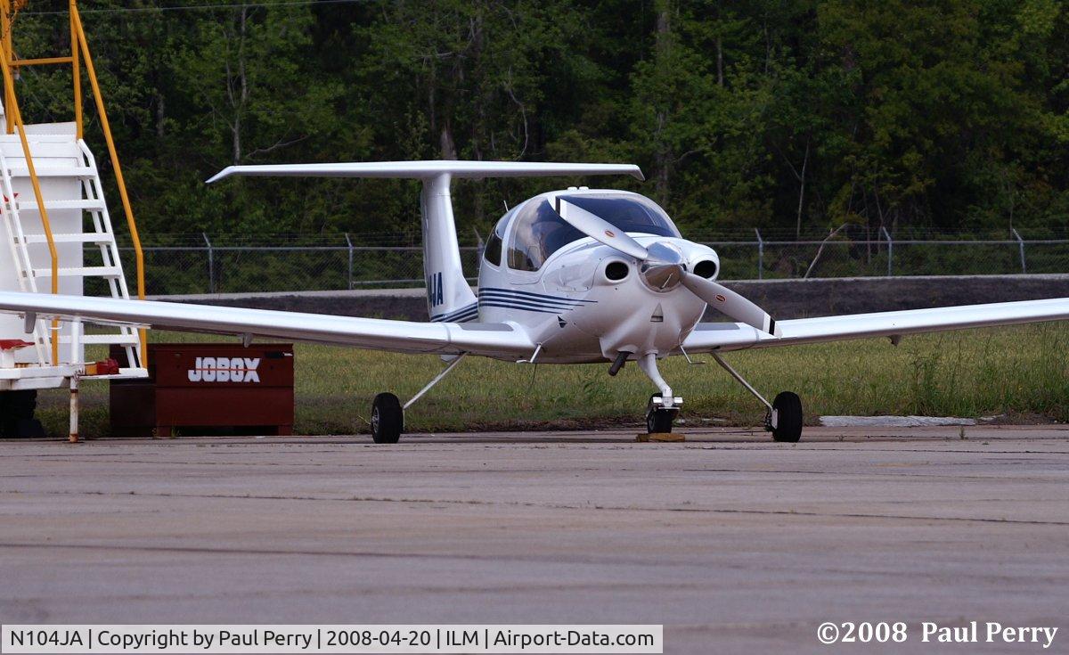 N104JA, 2004 Diamond DA-40 Diamond Star C/N 40.440, Hidden away in a corner