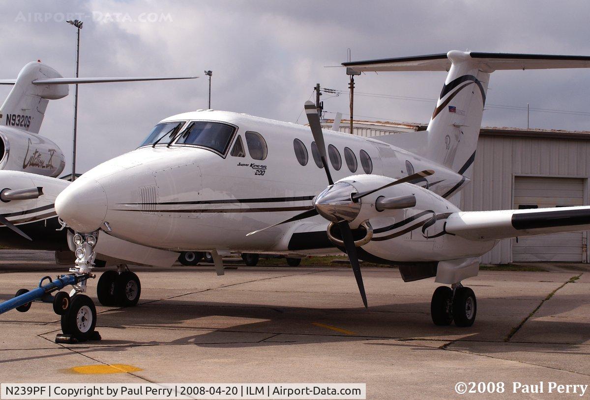 N239PF, 1979 Beech 200 C/N BB-565, Had to move in closer