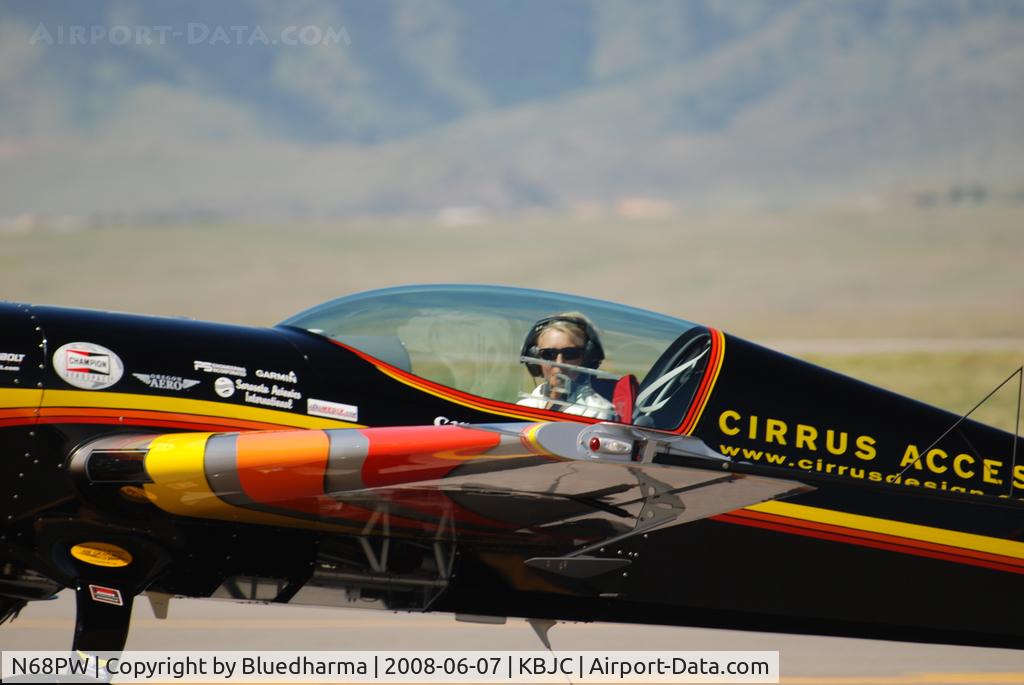 N68PW, Extra EA-300S C/N 030, Patty Wagstaff flying at Open House