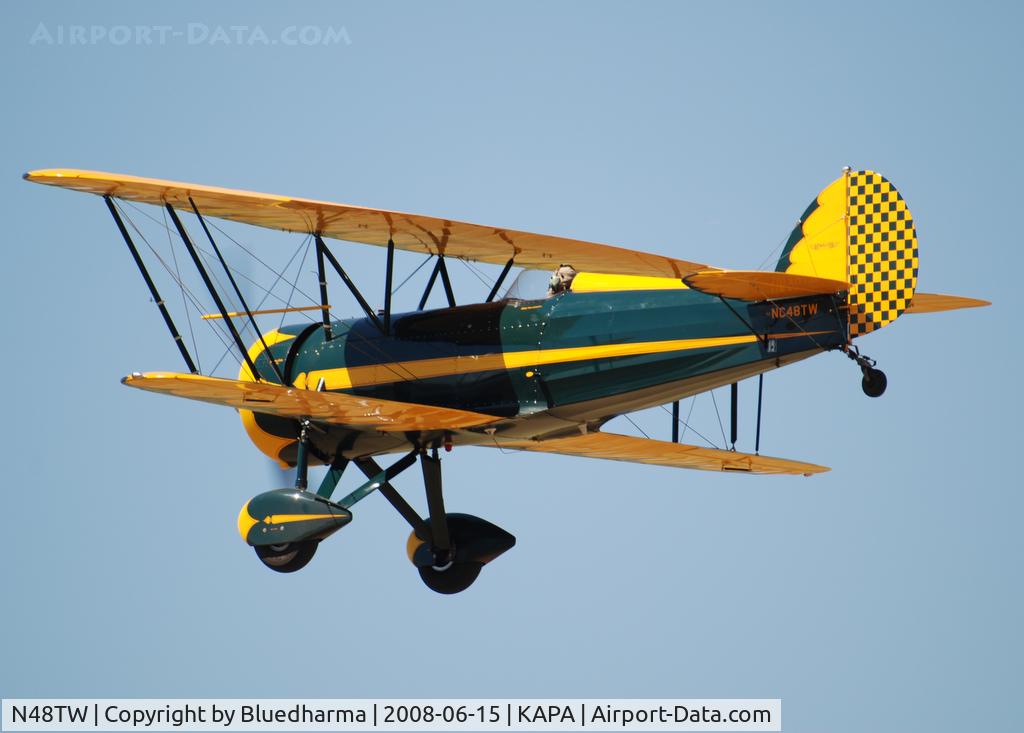 N48TW, 2003 WACO Taperwing T-10 Replica C/N 2501, Approach to 17L.