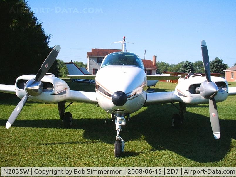 N2035W, 1965 Beech C55 Baron (95-C55) C/N TE-19, Beach City Father's Day fly-in.