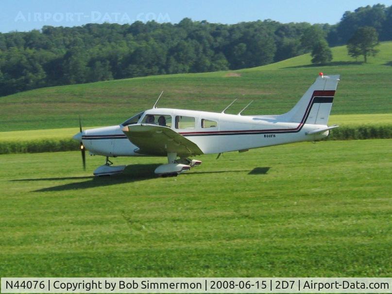 N44076, 1974 Piper PA-28-151 Cherokee C/N 28-7415576, Arriving at Beach City Father's Day fly-in.